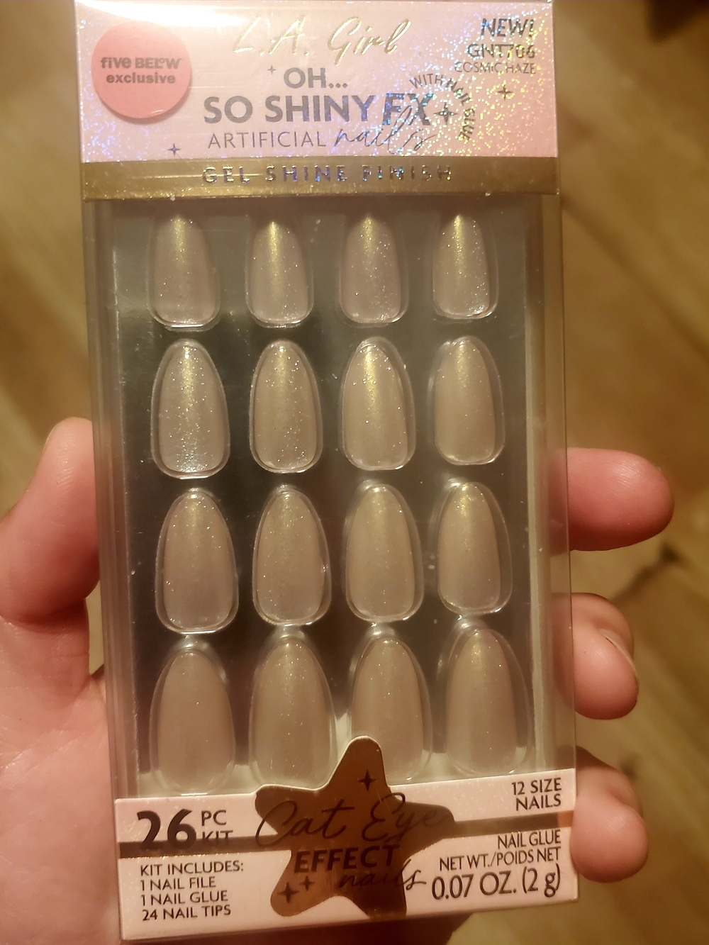 L.A. Girl Oh... So Shiny Artificial Nails - Iridescent Pearl Set